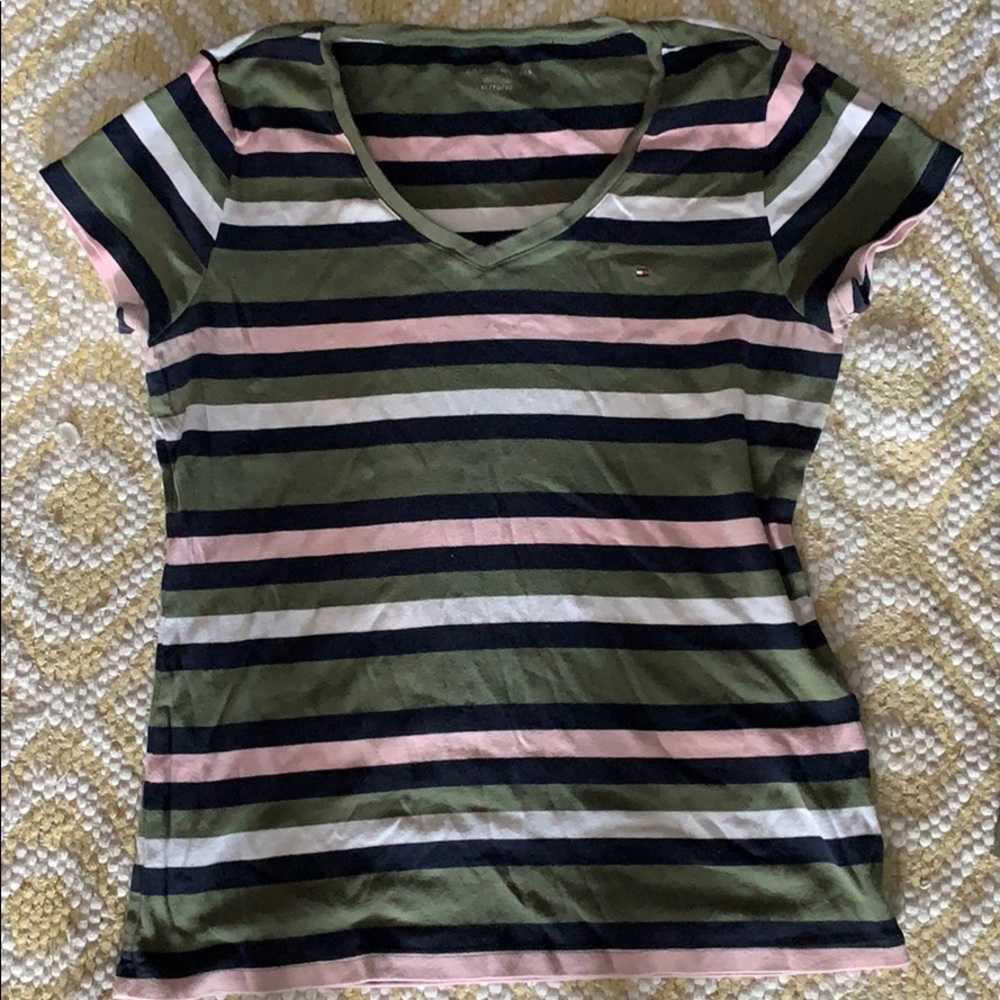 Vintage ! Tommy Hilfiger Vneck shirt